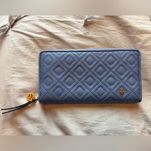 Tory Burch quilted wallet
